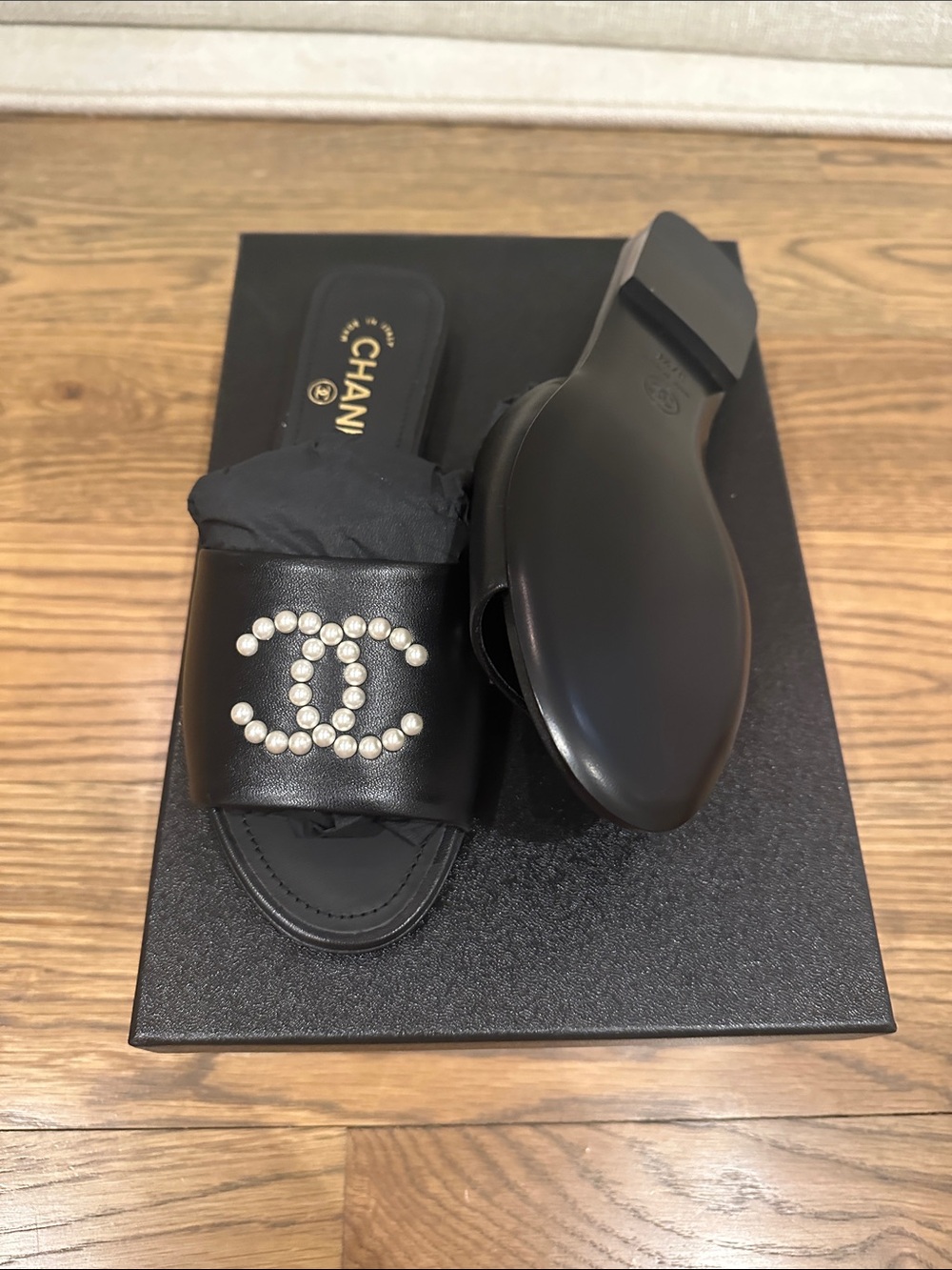 CHANEL Black Pearl-Embellished Mule Sandals - Picture 4 of 5